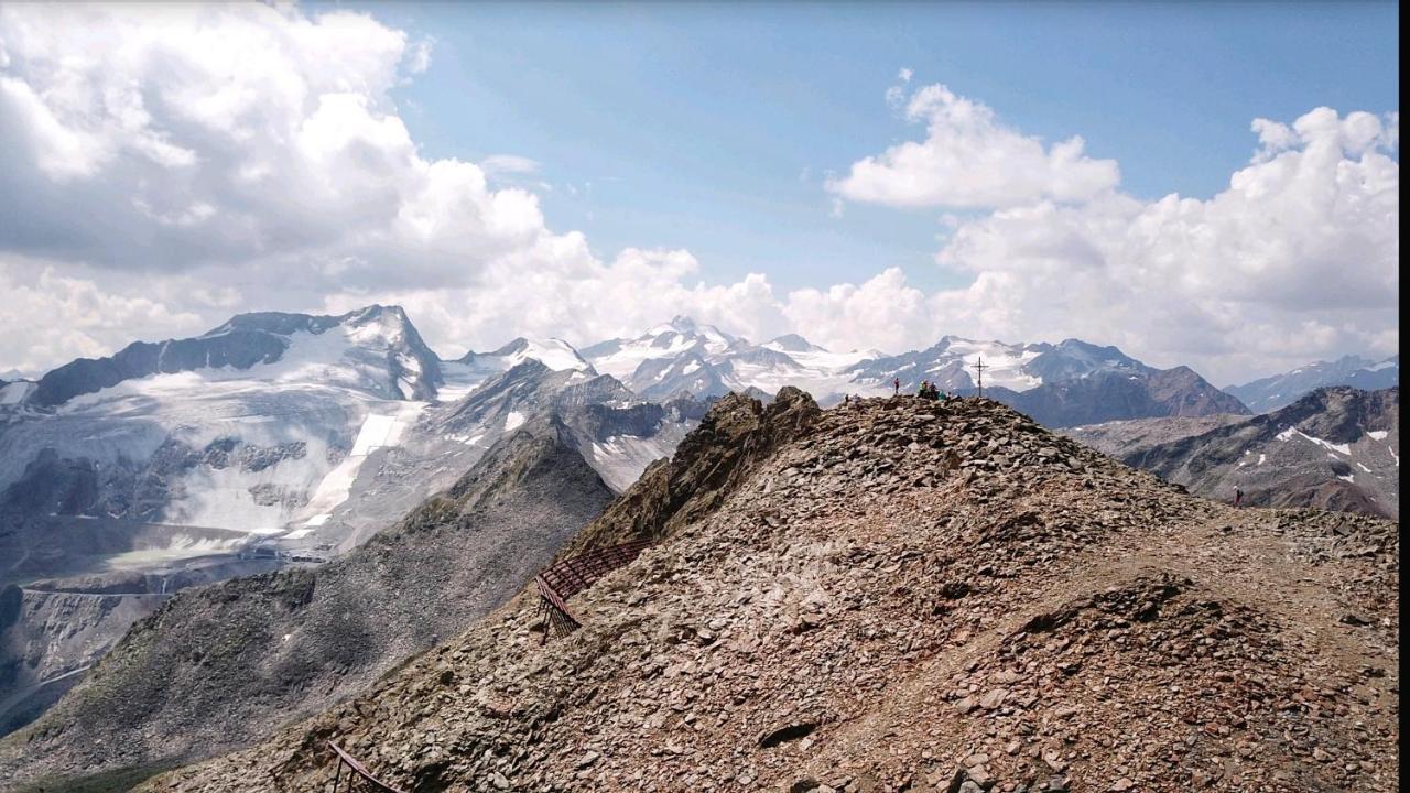 Haus Felsneck Panzió Sölden Kültér fotó